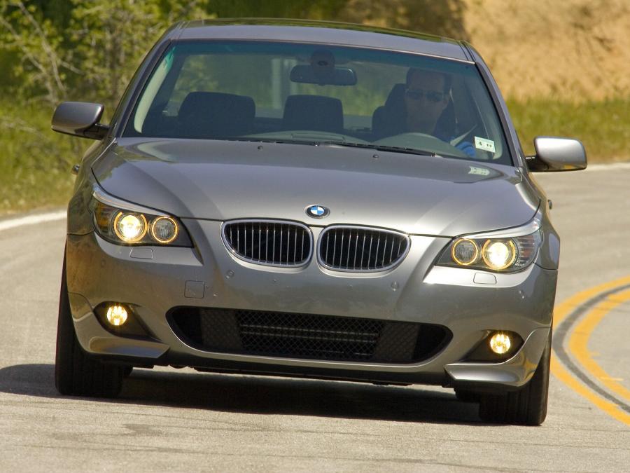  BMW 550i Sedan 2005 года  (US) (фото 5 из 6)